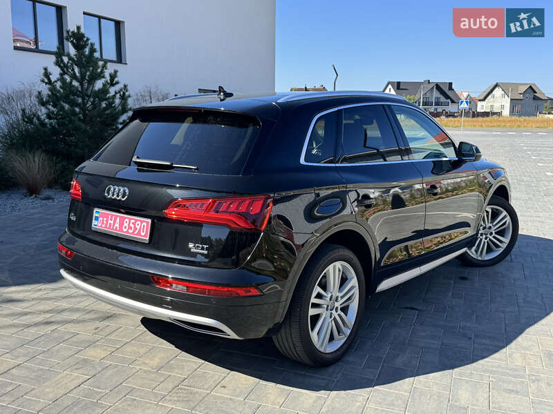 Позашляховик / Кросовер Audi Q5 2017 в Луцьку