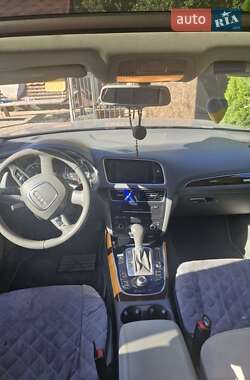 Позашляховик / Кросовер Audi Q5 2010 в 