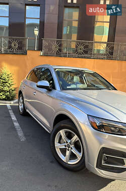 Внедорожник / Кроссовер Audi Q5 2022 в 