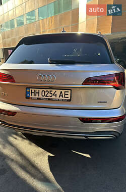 Внедорожник / Кроссовер Audi Q5 2022 в 