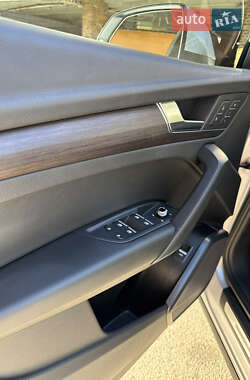 Внедорожник / Кроссовер Audi Q5 2022 в 