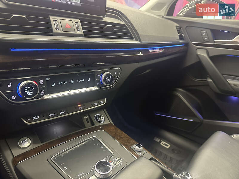 Внедорожник / Кроссовер Audi Q5 2019 в Киеве