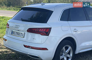 Позашляховик / Кросовер Audi Q5 2017 в 