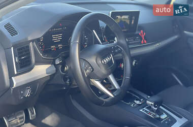 Позашляховик / Кросовер Audi Q5 2017 в 