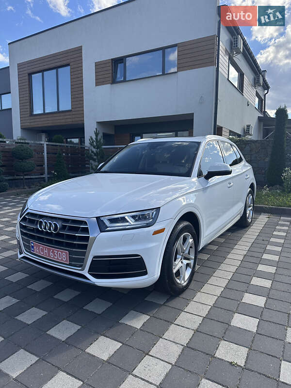 Внедорожник / Кроссовер Audi Q5 2018 в Стрые