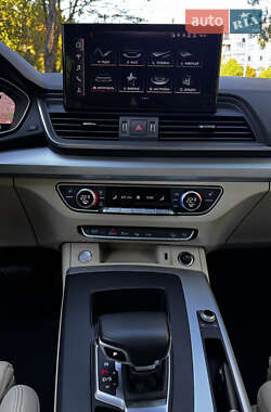 Внедорожник / Кроссовер Audi Q5 2021 в 