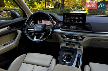 Внедорожник / Кроссовер Audi Q5 2021 в 