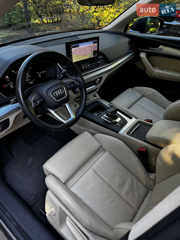 Позашляховик / Кросовер Audi Q5 2021 в Києві