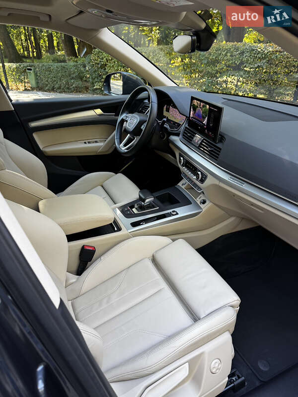 Позашляховик / Кросовер Audi Q5 2021 в Києві