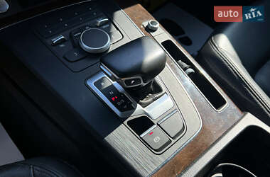 Позашляховик / Кросовер Audi Q5 2019 в 