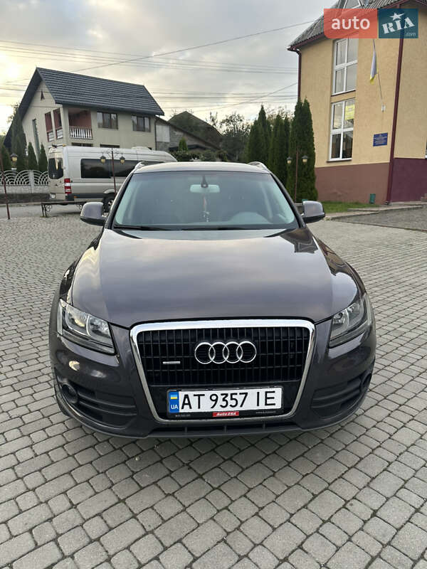 Внедорожник / Кроссовер Audi Q5 2010 в Хусте