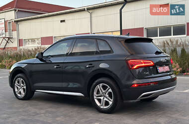 Внедорожник / Кроссовер Audi Q5 2016 в 