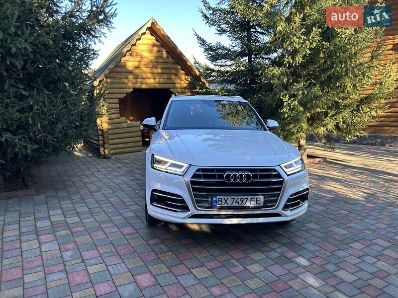 Внедорожник / Кроссовер Audi Q5 2017 в Хмельницком