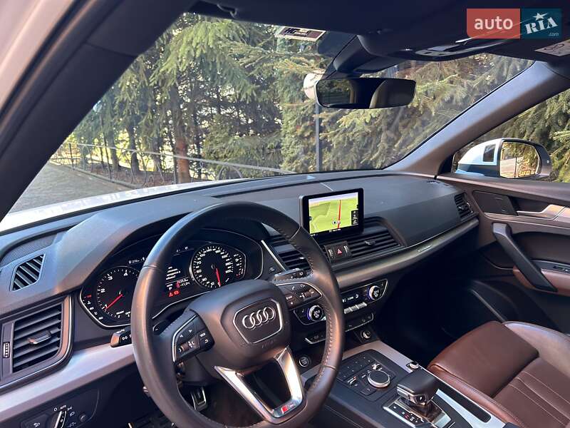 Внедорожник / Кроссовер Audi Q5 2017 в Хмельницком