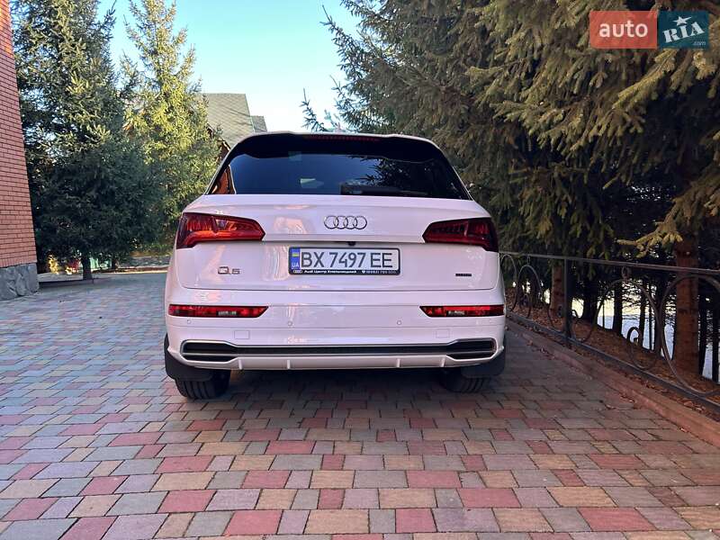 Внедорожник / Кроссовер Audi Q5 2017 в Хмельницком