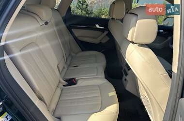 Внедорожник / Кроссовер Audi Q5 2017 в 