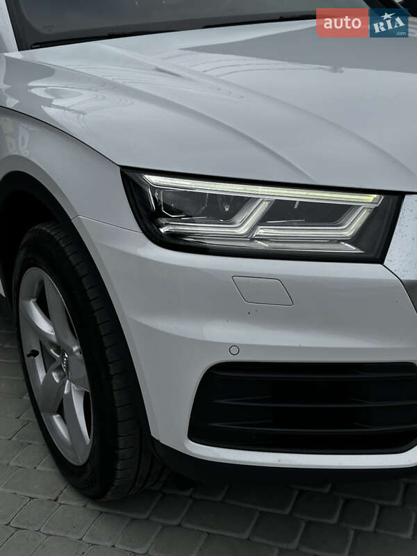 Позашляховик / Кросовер Audi Q5 2017 в Львові