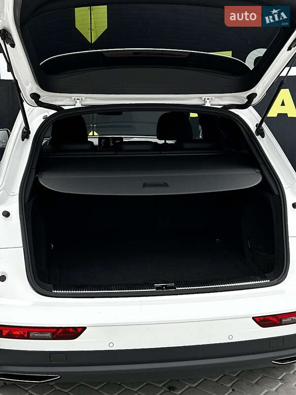 Позашляховик / Кросовер Audi Q5 2017 в Львові