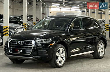 Внедорожник / Кроссовер Audi Q5 2018 в 