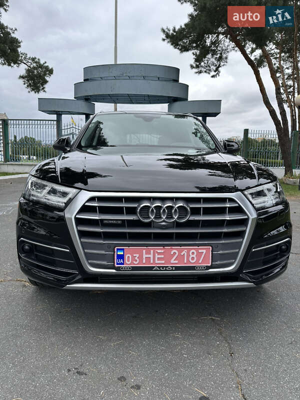 Внедорожник / Кроссовер Audi Q5 2018 в Вараше