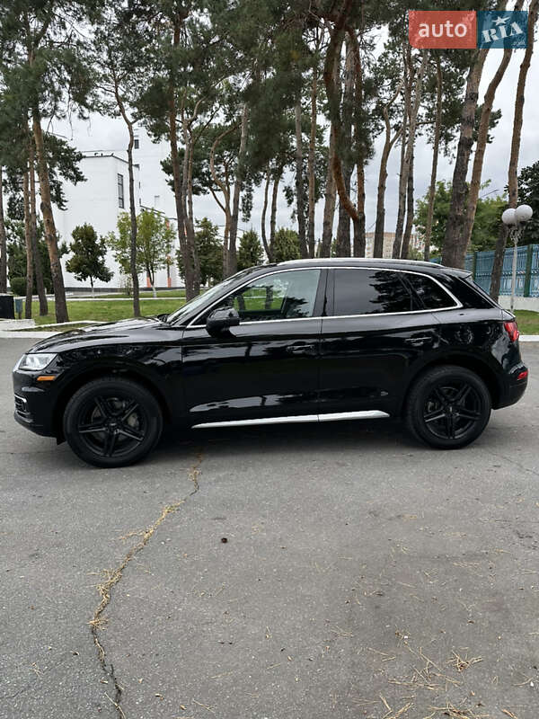 Внедорожник / Кроссовер Audi Q5 2018 в Вараше