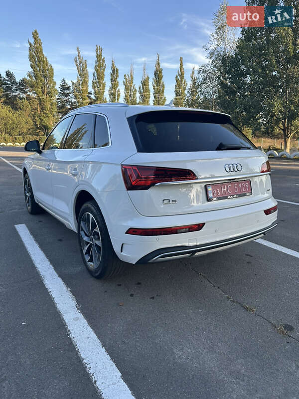 Внедорожник / Кроссовер Audi Q5 2021 в Вараше