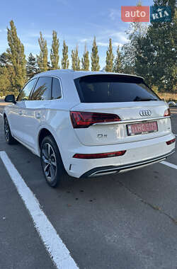 Внедорожник / Кроссовер Audi Q5 2021 в 