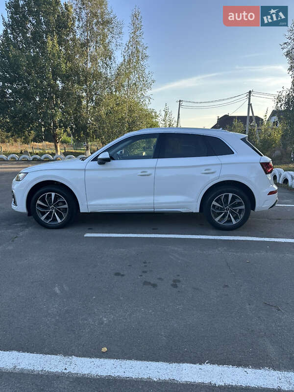 Внедорожник / Кроссовер Audi Q5 2021 в Вараше
