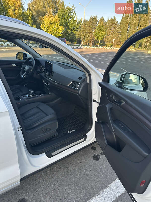Внедорожник / Кроссовер Audi Q5 2021 в Вараше