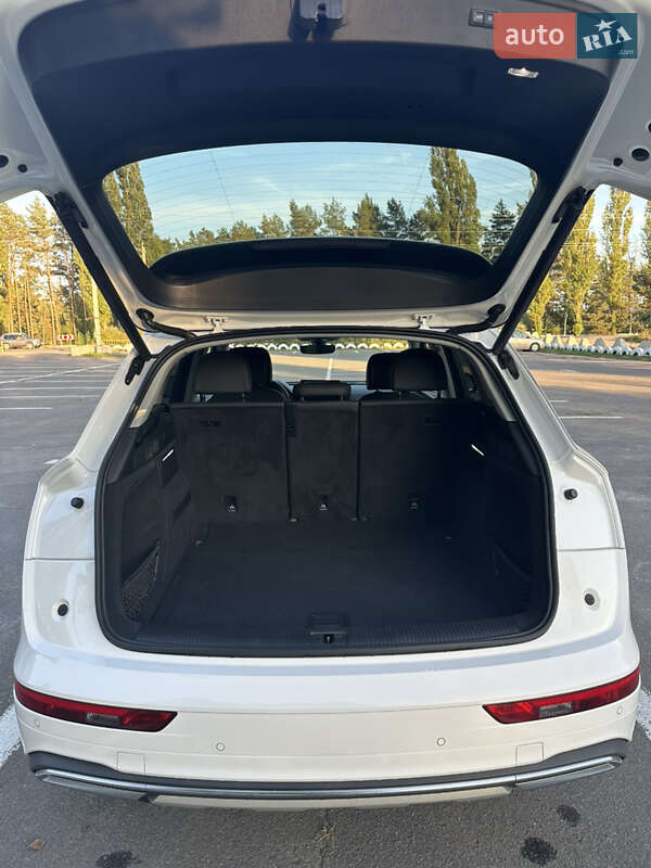 Внедорожник / Кроссовер Audi Q5 2021 в Вараше