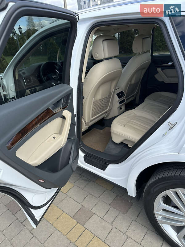 Внедорожник / Кроссовер Audi Q5 2018 в Вараше