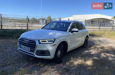 Позашляховик / Кросовер Audi Q5 2020 в 