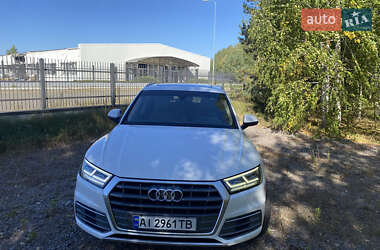 Позашляховик / Кросовер Audi Q5 2020 в 