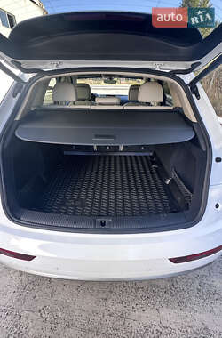 Позашляховик / Кросовер Audi Q5 2020 в 