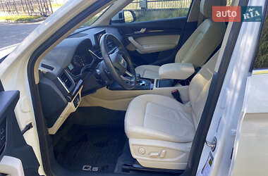 Позашляховик / Кросовер Audi Q5 2020 в 