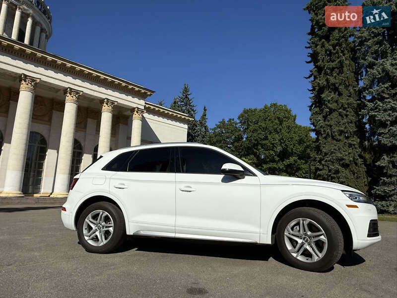 Внедорожник / Кроссовер Audi Q5 2018 в Киеве