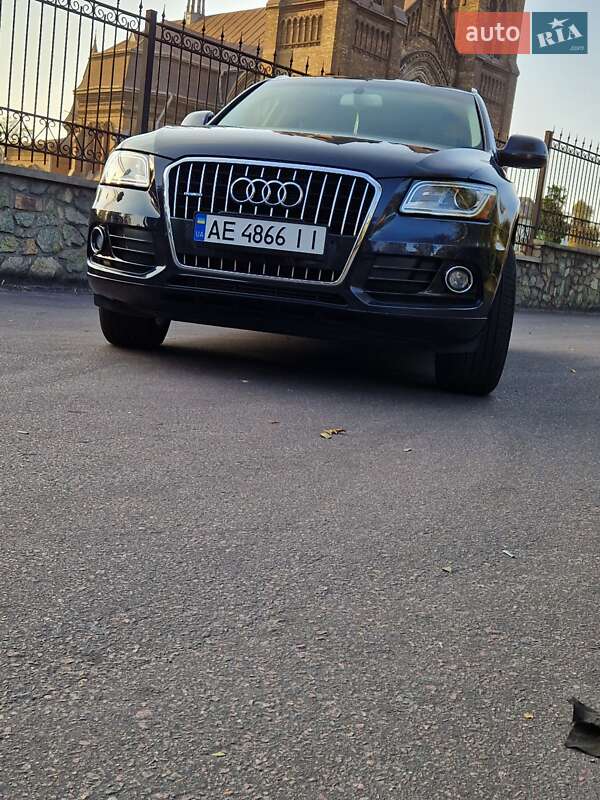 Внедорожник / Кроссовер Audi Q5 2015 в Каменском