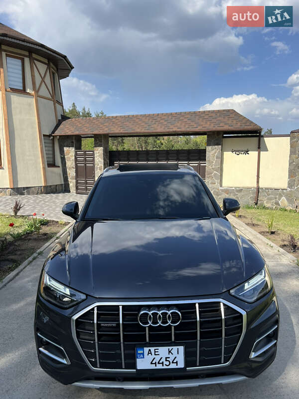 Внедорожник / Кроссовер Audi Q5 2020 в Новомосковске