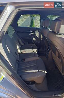 Внедорожник / Кроссовер Audi Q5 2022 в 