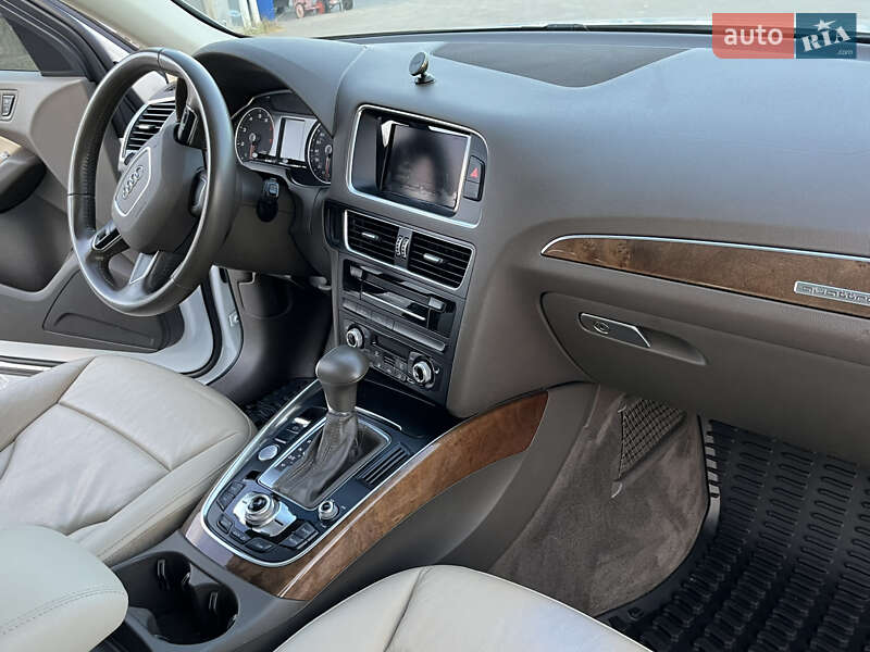 Внедорожник / Кроссовер Audi Q5 2015 в Дрогобыче