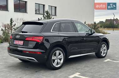 Позашляховик / Кросовер Audi Q5 2018 в 