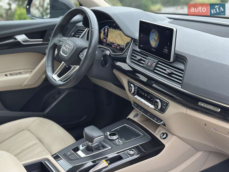 Внедорожник / Кроссовер Audi Q5 2018 в Луцке