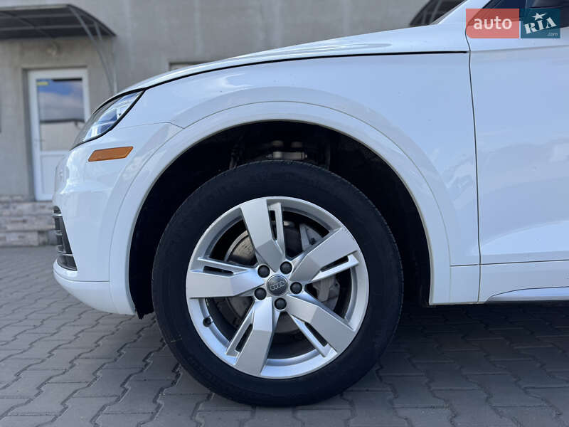 Внедорожник / Кроссовер Audi Q5 2018 в Луцке