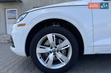 Внедорожник / Кроссовер Audi Q5 2018 в 