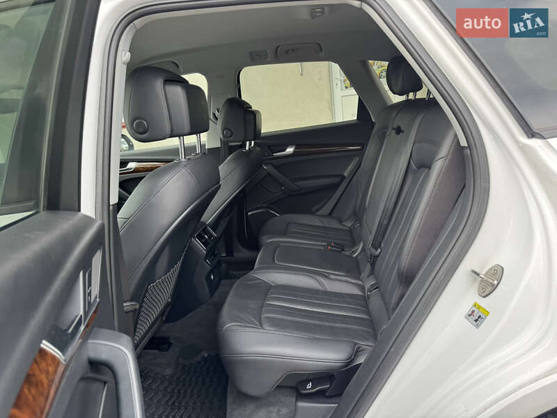 Внедорожник / Кроссовер Audi Q5 2018 в Луцке