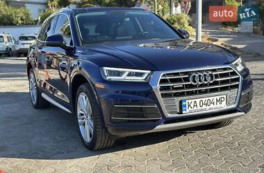 Внедорожник / Кроссовер Audi Q5 2018 в 