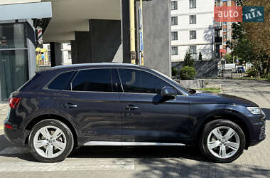 Внедорожник / Кроссовер Audi Q5 2017 в 