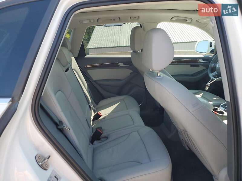 Позашляховик / Кросовер Audi Q5 2015 в Львові