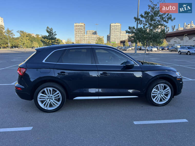 Позашляховик / Кросовер Audi Q5 2018 в Києві