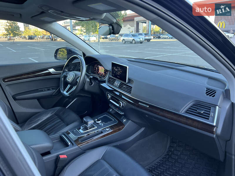 Позашляховик / Кросовер Audi Q5 2018 в Києві